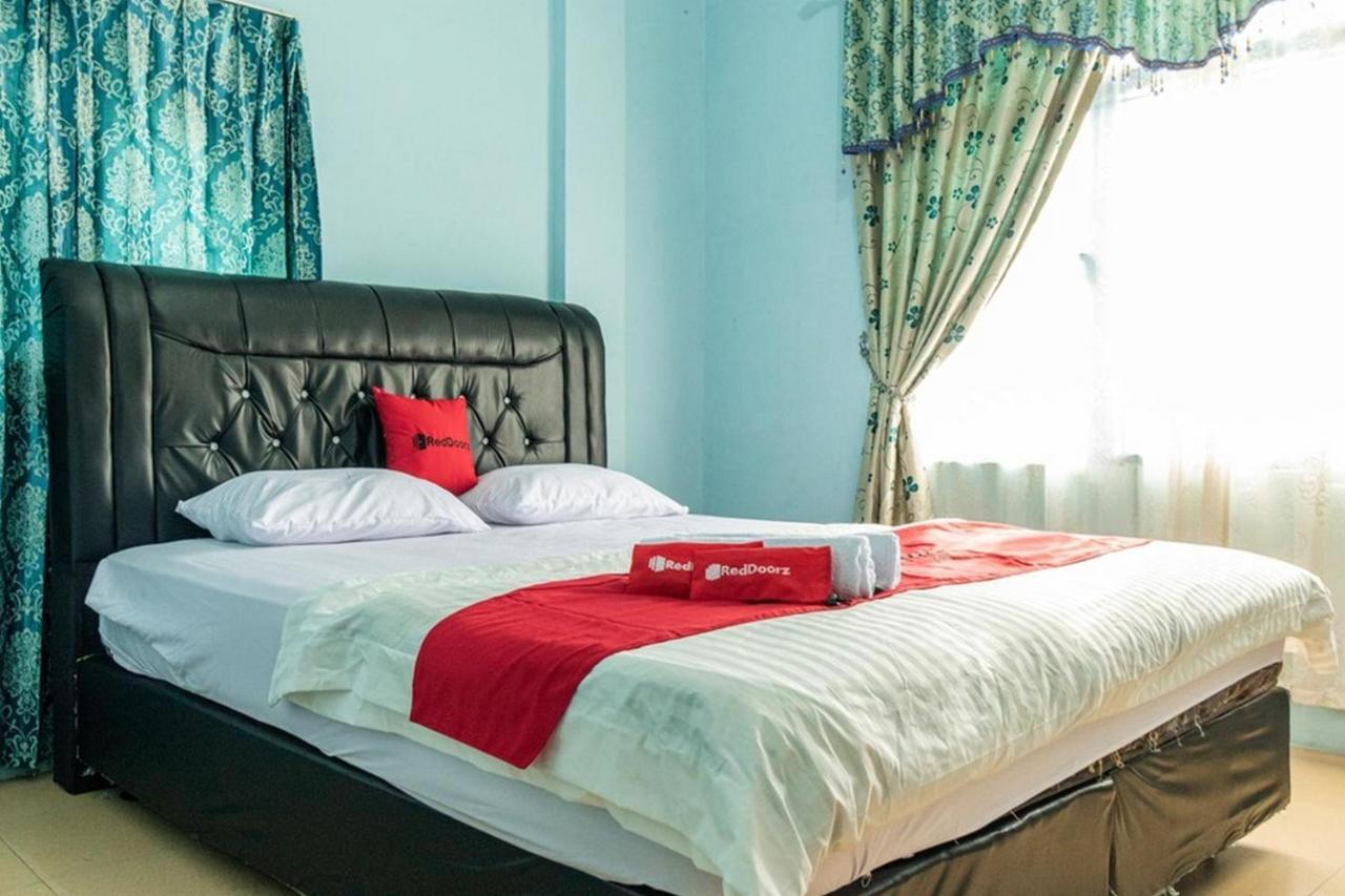 Reddoorz Syariah @ Jalan Setiabudi Medan 3 Dış mekan fotoğraf